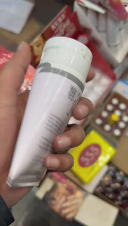 غسول الوجه جلوتا وايت لتفتيح البشرة طبيعي 100% - 120 مل، منظف لطيف لبشرة مشرقة